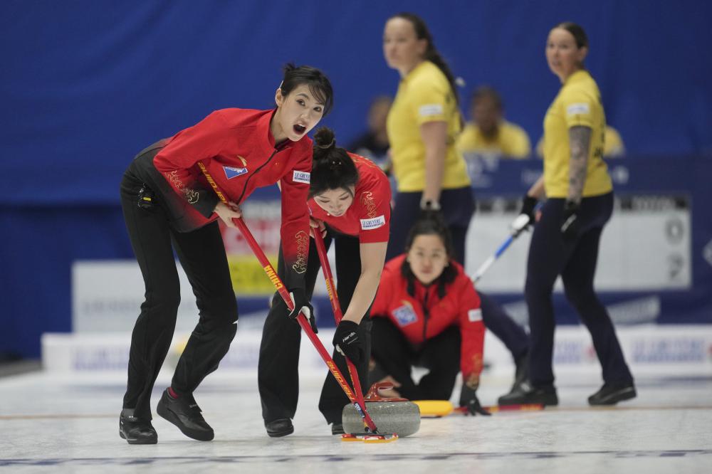 对足球充满 对足球充满